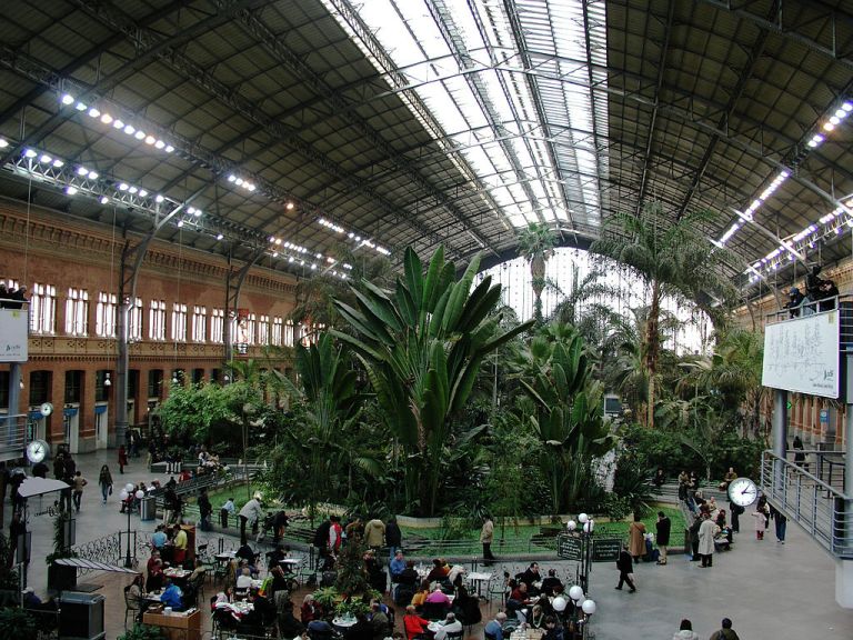 Atocha_main_hall01