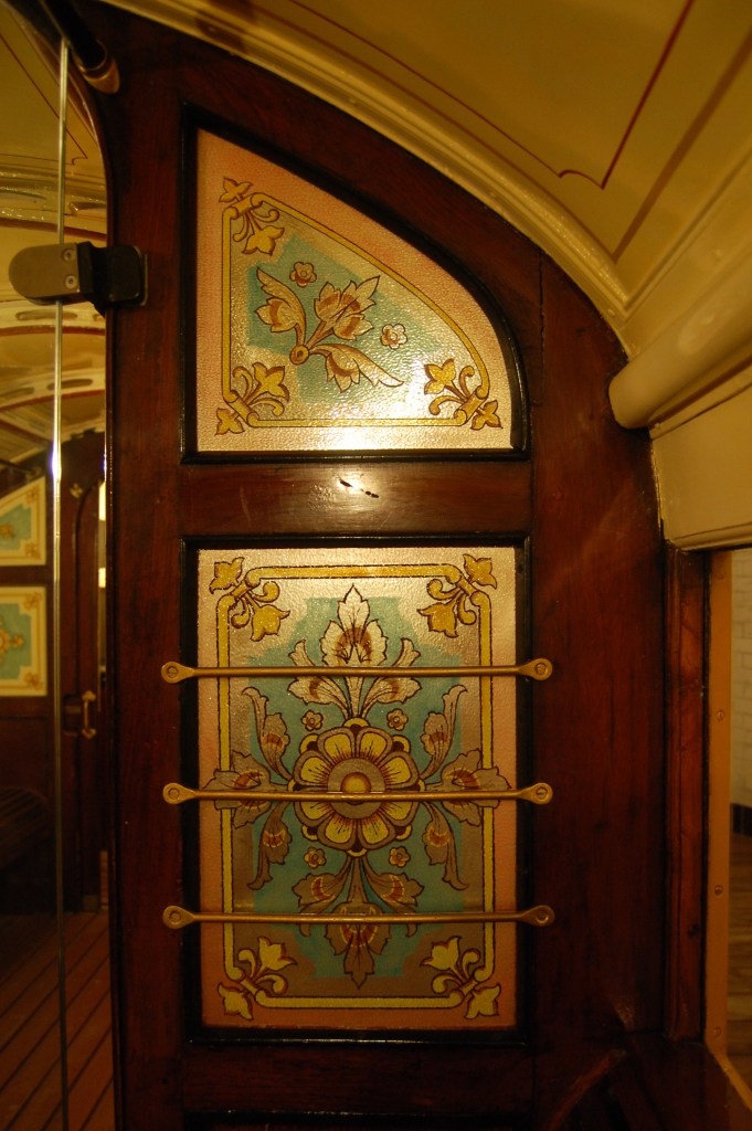 Wood and glass partition detail, car 89T, Riverside Museum of Transport, Glasgow. © Daniel Wright 2013