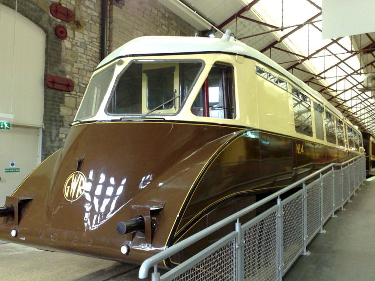 GWR railcar at the STEAM Museum in Swindon. By Tim Walker [CC-BY-2.0], via Wikimedia Commons
