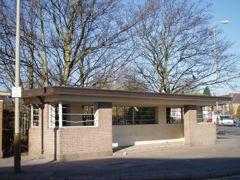 Tram shelter on Fosse Road North, Leicester. By Ned Trifle [CC BY-NC-SA 2.0] via flickr