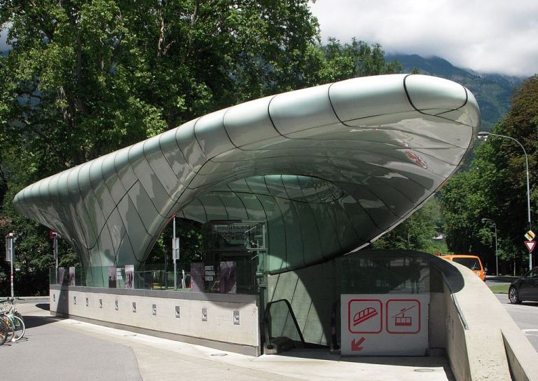 Congress station. By BKP (Own work) [CC-BY-SA-3.0], via Wikimedia Commons