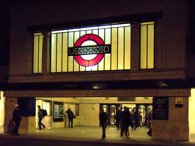 Morden station at night. George Rex [CC-BY-SA-2.0], via Wikimedia Commons