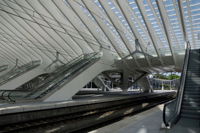 Platform level. Note the bespoke overhead line supports. By Larsj [CC BY-NC-ND 2.0] via this flickr page