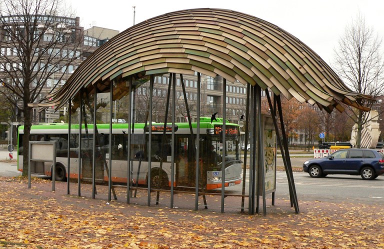 The shelter at Braunschweiger Platz. By Benutzer:AxelHH.AxelHH at de.wikipedia [Public domain], from Wikimedia Commons