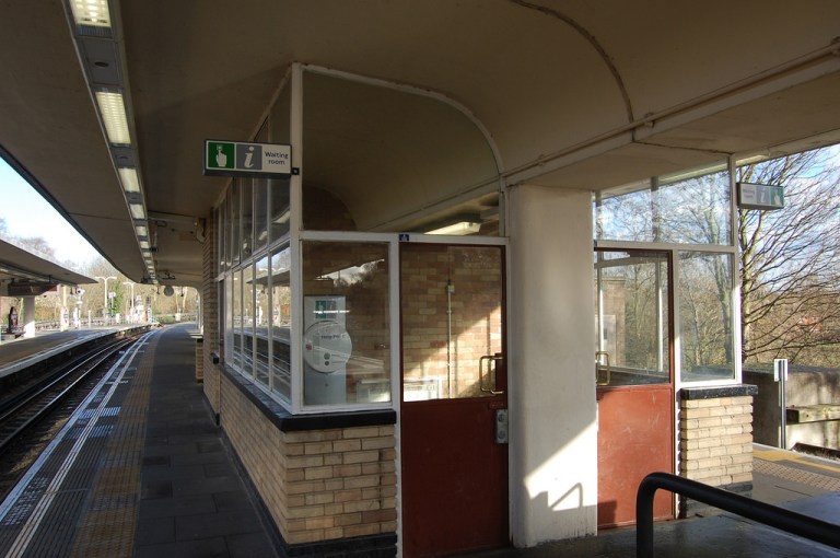 Loughton station. Platform waiting room. By Daniel Wright [CC BY-NC-ND 2.0] via this flickr set