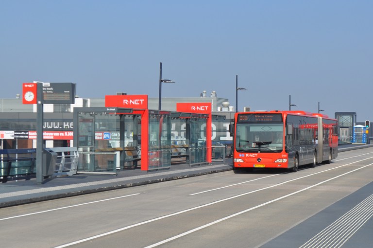 De Hoek bus stop on the Zuidtangent (again; it's an  interesting comparison with the earlier photo of the same stop). By Alexander Meijer [CC BY 2.0] via this flickr page