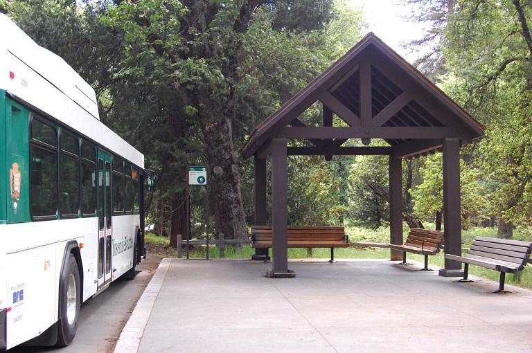 Bus shelter at Valley Visitor Centre bus stop, Yosemite National Park (May 2014). By Daniel Wright [CC BY-NC-ND 2.0] via this flickr set.