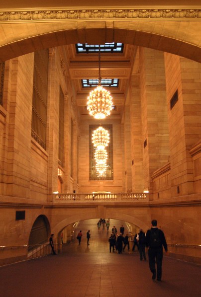 Ramps down to the suburban concourse. Photo by Daniel Wright [CC BY-NC-ND 2.0] via this flickr set