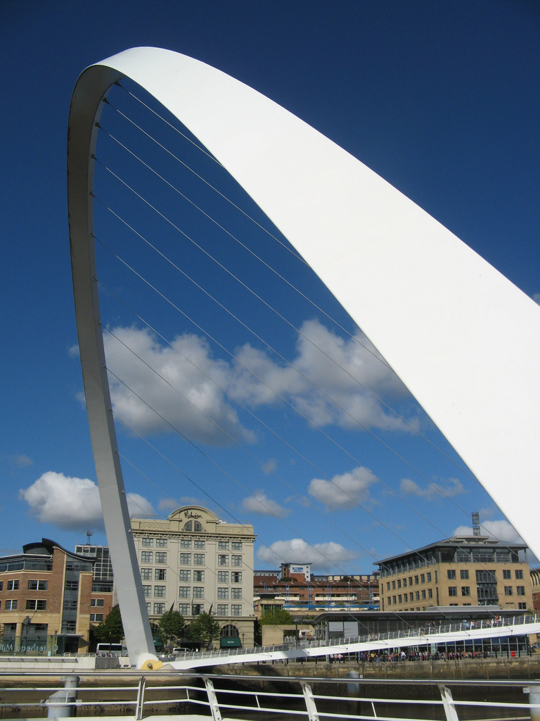 Gateshead Millennium Bridge. Photo by iknow-UK [CC BY 2.0] via this flickr page