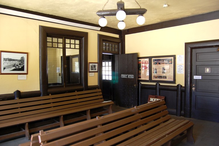 inside the waiting room at Grand Canyon train depot. Photo by Daniel Wright [CC BY-NC-ND 2.0] via this flickr set
