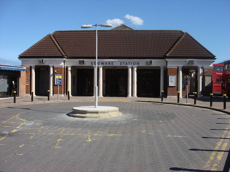 xxxx By Panhard (Own work) [GFDL, CC-BY-SA-3.0 or CC-BY-2.5], via Wikimedia Commons