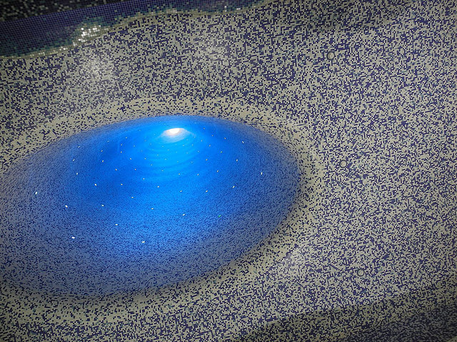 Crater de Luz by Oscar Tusquets Blanca, and Relative Light by Robert Wilson, Toledo metro station. Photo by CasteFoto [CC BY-NC 2.0] via this flickr page