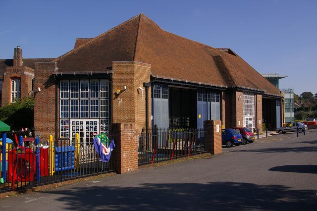 © Copyright Ian Capper and licensed for reuse under this Creative Commons Licence