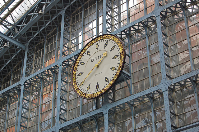 The clock at the south end of St Pancras's trainshed. Photo by Daniel Wright [CC BY-NC-ND 2.0] via this flickr set]