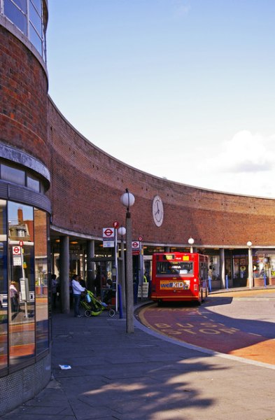 Christine Matthews [CC BY-SA 2.0], via Wikimedia Commons