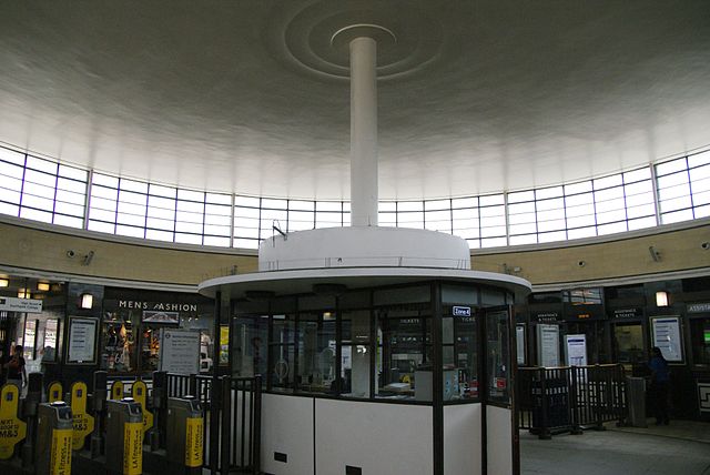 By Chris Sampson (SOUTHGATE-06 240710 CPS) [CC BY 2.0], via Wikimedia Commons