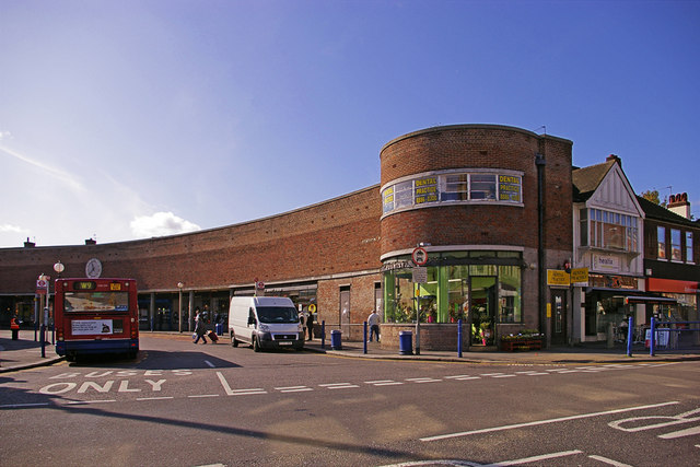 Christine Matthews [CC BY-SA 2.0], via Wikimedia Commons