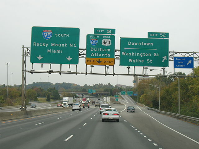 https://commons.wikimedia.org/wiki/File:I-95_exit_52.jpg