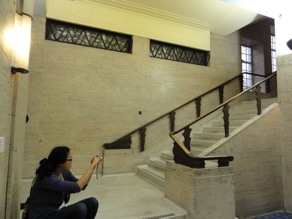 55 Broadway's main staircase at ground level. The building has opened to the public on London Open House weekends, and as you can see is much admired. Photo by zoer [CC BY 2.0] via this flickr page