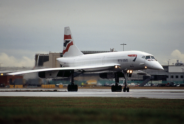 At Heathrow, with nose down and visor dropped. Photo by Paul Nelhams [CC BY 2.0] via this flickr page
