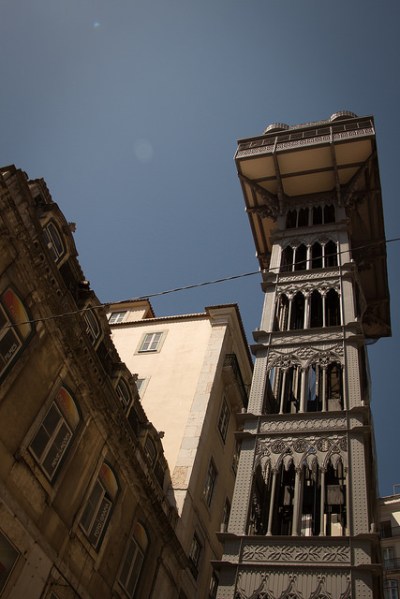 Elevador de Santa Justa. Photo by Capitu (ou Marcela) [CC BY 2.0] via this flickr page