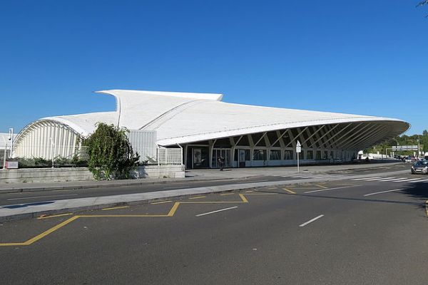 By Michael Sender [GFDL 1.2], via Wikimedia Commons