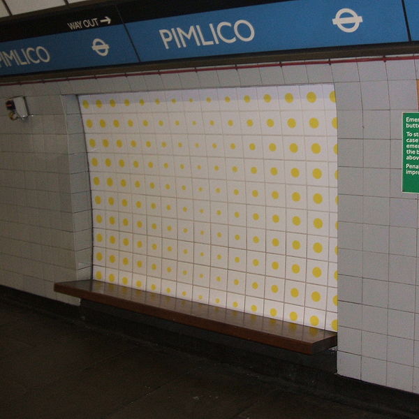 Pimlico mural. By andrew (originally posted to Flickr as PIMLICO) [CC BY-SA 2.0], via Wikimedia Commons