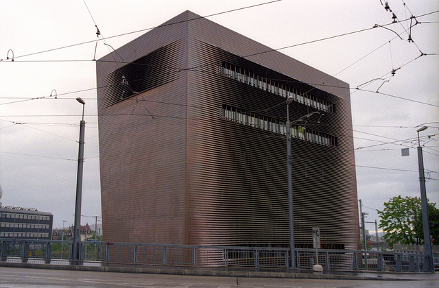 Central Signal Box, Basel. Photo by Marc Teer [CC BY 2.0] via this flickr page
