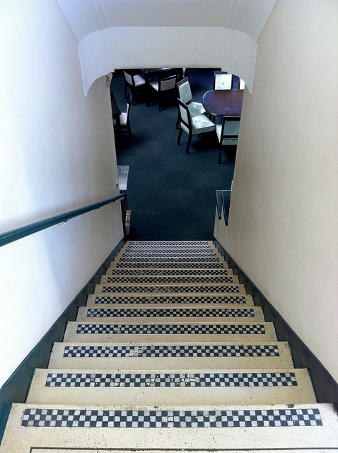 Original tiled tread markings on the staircase. Photo by Daniel Wright [CC BY-NC-ND 2.0] via this flickr album
