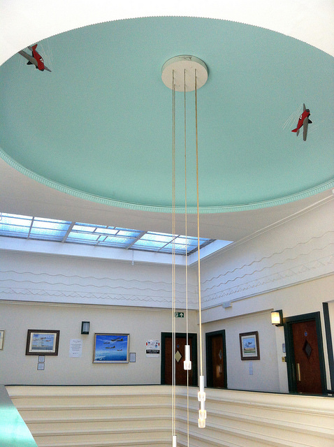 The ceiling dome, decorated with aeroplanes. Photo by Daniel Wright [CC BY-NC-ND 2.0] via this flickr album