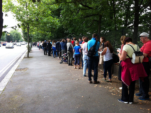 The queue for Crystal Palace Subway, 18 September 2016. Photo by Daniel Wright [CC BY-NC-ND 2.0] via this flickr album