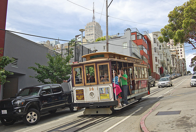 San Francisco cable car 14 giving tourists one of the world's genuinely remarkable public transport experiences. Photo by Daniel Wright [CC BY-NC-ND 2.0] via this flickr page.