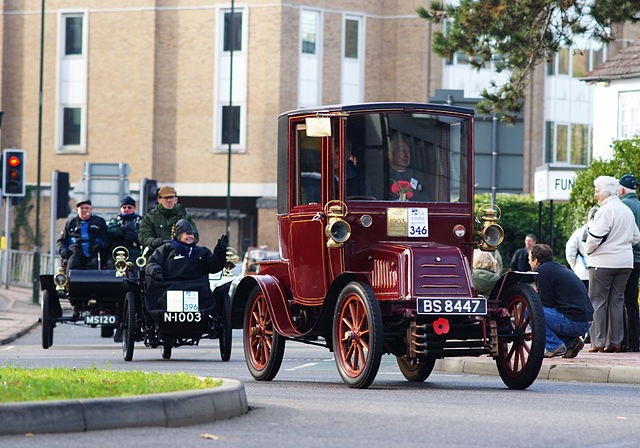 Some of the entrants in 2010's London-Brighton veteran car run, seen here in Crawley. Photo by Peter Trimming (Flickr: London-Brighton Veteran Car Run 2010) [CC BY 2.0], via Wikimedia Commons