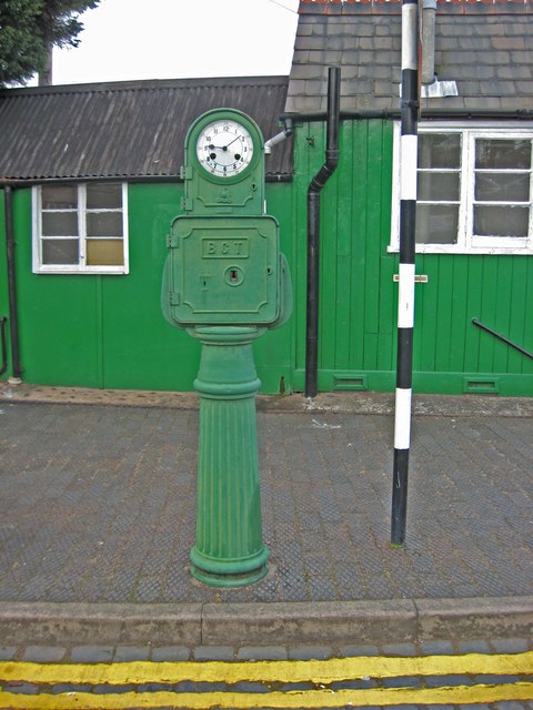 Bundy Clock at Kidderminster Town station. © Copyright P L Chadwick and licensed for reuse under this Creative Commons Licence