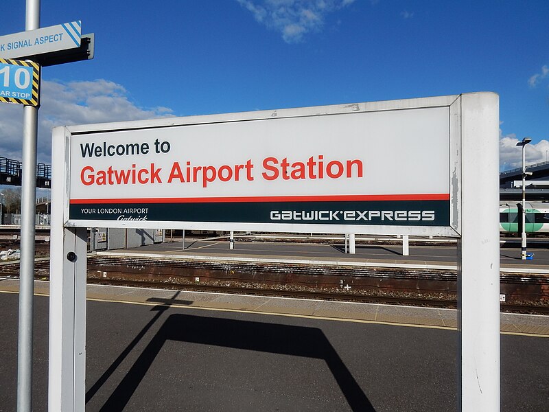 File:Gatwick Airport stn signage 2016d.jpg
